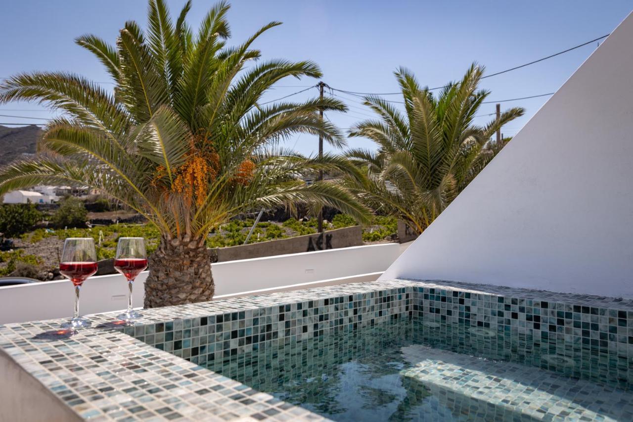 Theophrasti Suites Foinikiá 外观 照片