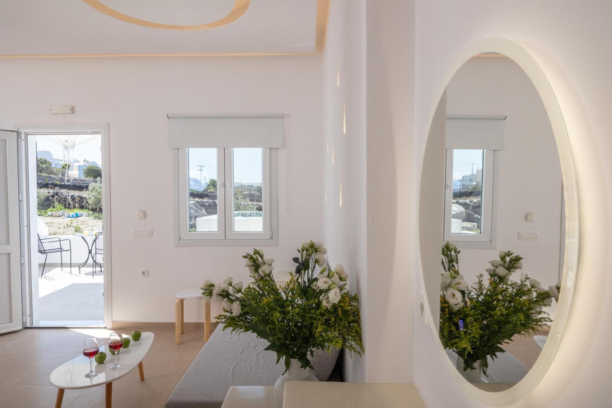 Theophrasti Suites Foinikiá 外观 照片