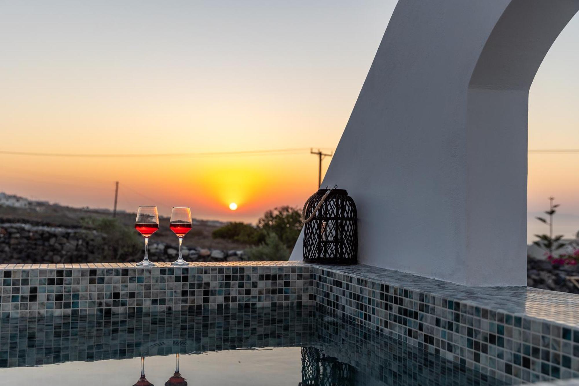 Theophrasti Suites Foinikiá 外观 照片