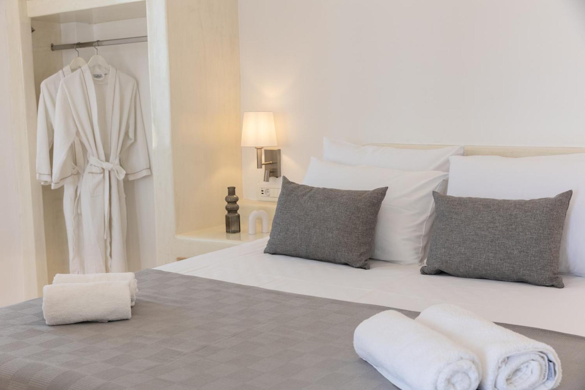Theophrasti Suites Foinikiá 外观 照片