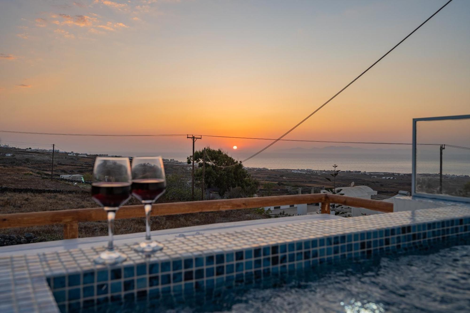 Theophrasti Suites Foinikiá 外观 照片