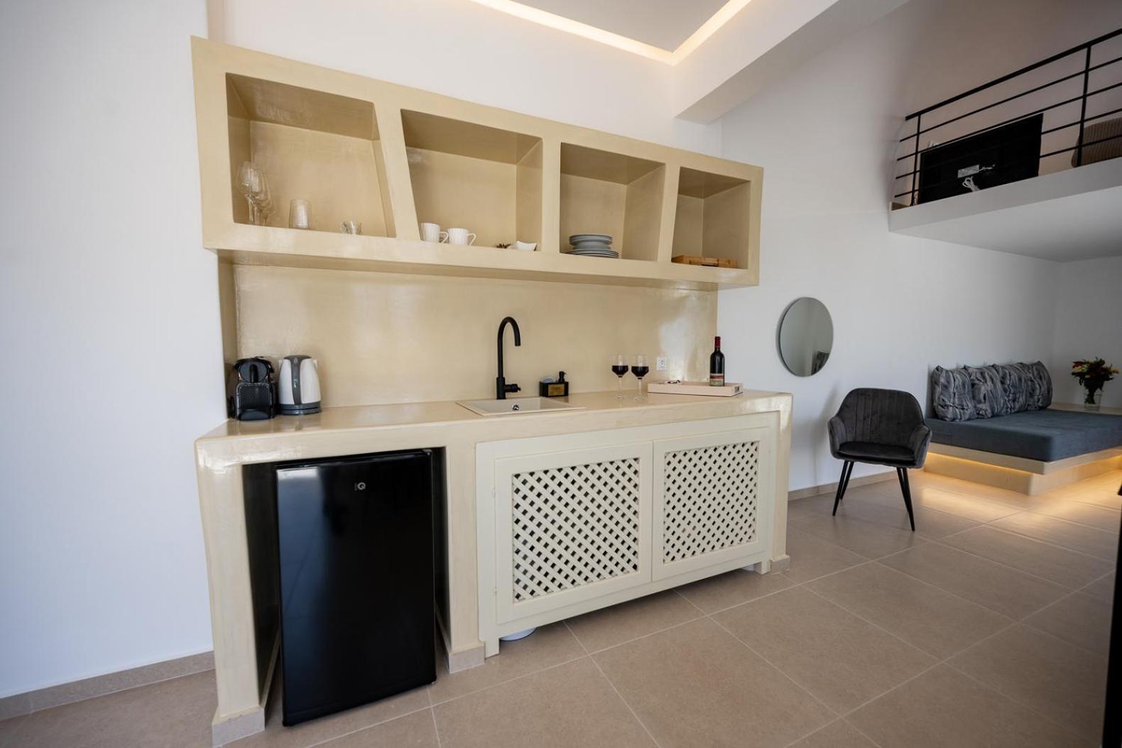 Theophrasti Suites Foinikiá 外观 照片